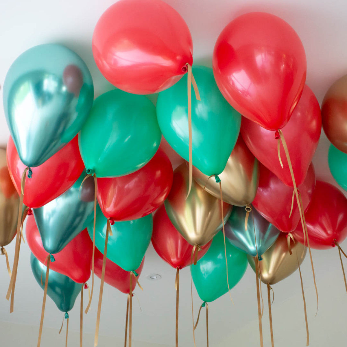 Christmas & Merry Theme Helium Balloons - 25count