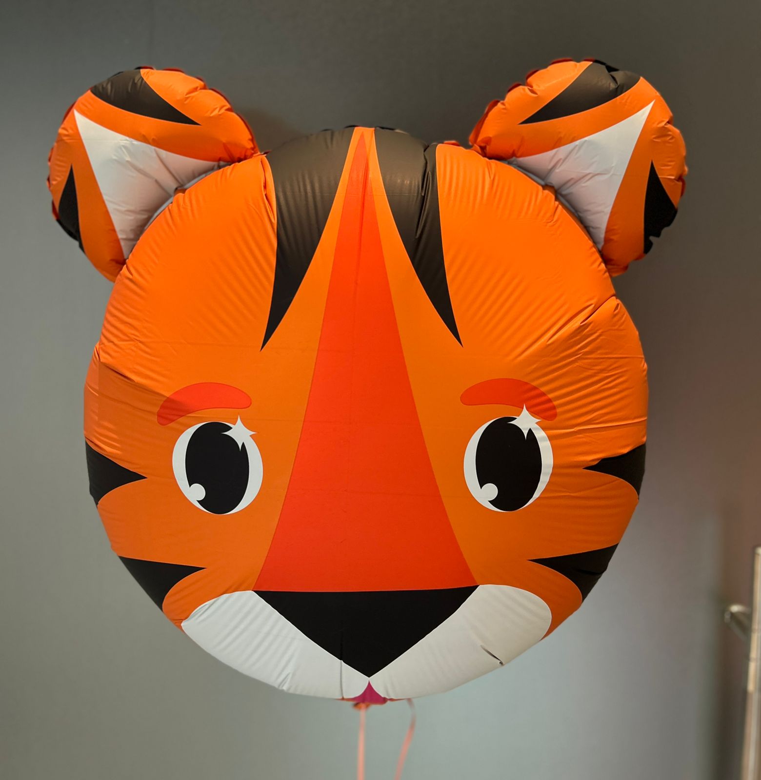 Jungle tiger face foil balloon